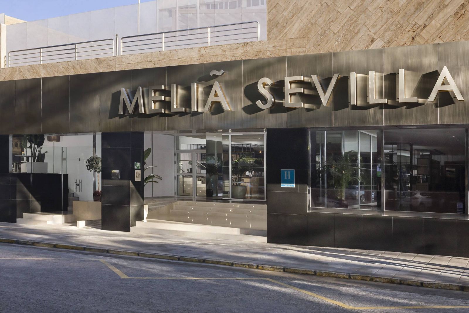 Melia Seville Hotel Outdoor Area